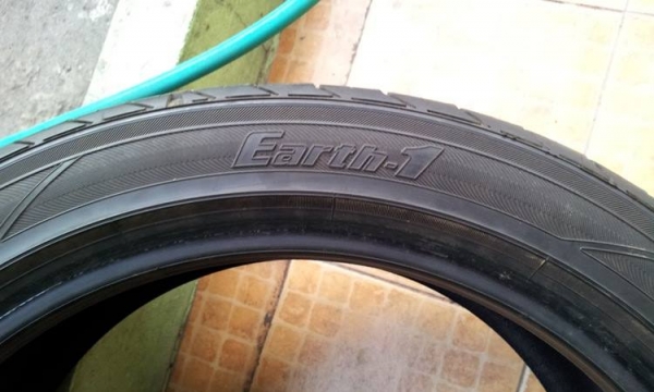 ขายยาง215/45/17 yokohama earth1 ปี27/12 1คู่ขาย1800บาท ขายยาง215/45/17 yokohama earth1 ปี27/12 1คู่ขาย1800บาท