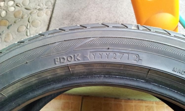 ขายยาง215/45/17 yokohama earth1 ปี27/12 1คู่ขาย1800บาท ขายยาง215/45/17 yokohama earth1 ปี27/12 1คู่ขาย1800บาท