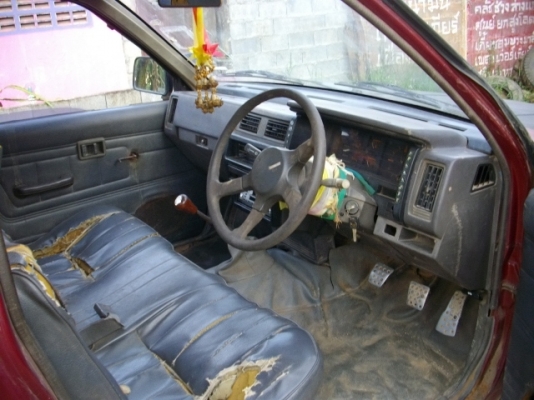 ขายนิสสันบิ๊กเอ็ม ตอนเดียว ฝาขาวราคาเบาๆๆ