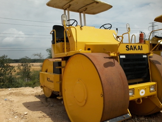 ขายด่วนครับ รถบด SAKAI 3 ล้อ สวยมากครับ ซื้อมาแล้วยังไม่ได้ใช้งาน เลยครับ