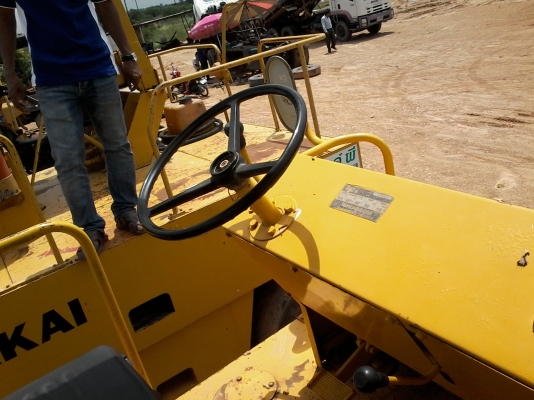 ขายด่วนครับ รถบด SAKAI 3 ล้อ สวยมากครับ ซื้อมาแล้วยังไม่ได้ใช้งาน เลยครับ