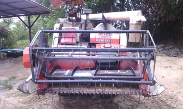 ขายรถเกี่ยวข้าวคูโบต้า DC68G