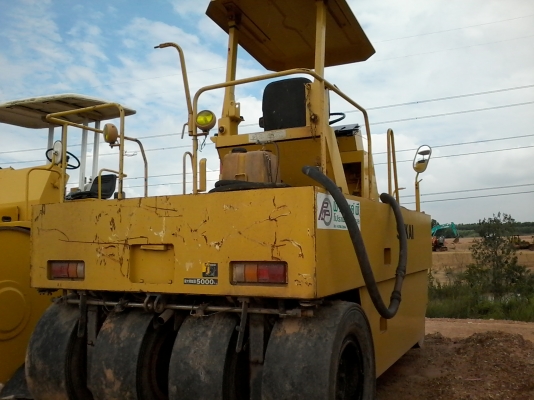 ขายรถบดล้อยาง  7 ล้อ SAKAI 5000 kg. สวยมากครับ ชื้อมายังไม่ได้ใชงานเลยครับ