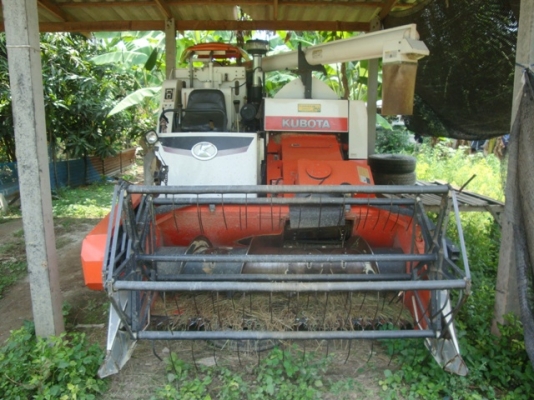 ขายรถเกี่ยวข้าวคูโบต้า DC68G สภาพสวยๆ
