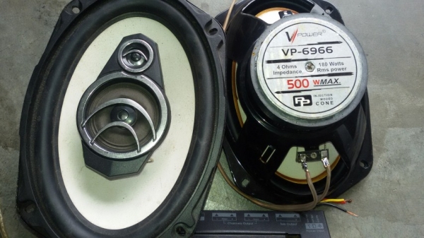 พี่ ธีระเดช ติดต่อกลับด้วยครับ ขอเบอร์โทรหน่อยคับ ส่งของไม่ได้