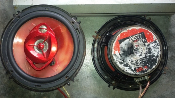 พี่ ธีระเดช ติดต่อกลับด้วยครับ ขอเบอร์โทรหน่อยคับ ส่งของไม่ได้