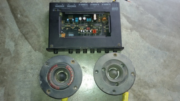 พี่ ธีระเดช ติดต่อกลับด้วยครับ ขอเบอร์โทรหน่อยคับ ส่งของไม่ได้