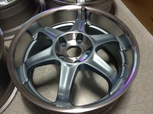 แม็กออฟลึกๆขอบ17นิ้ว 5 รู 114 เหมือนใหม่ขอบเงาๆ