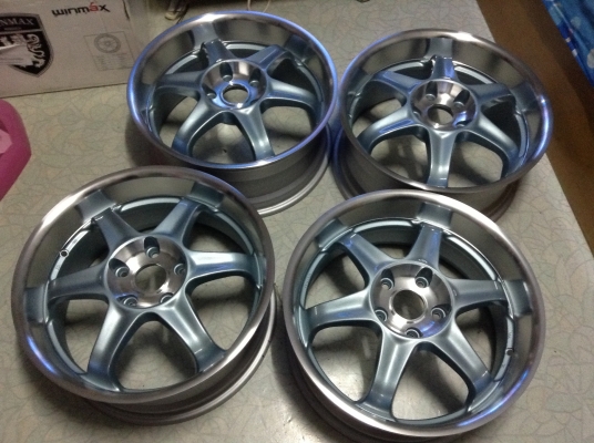 แม็กออฟลึกๆขอบ17นิ้ว 5 รู 114 เหมือนใหม่ขอบเงาๆ แม็กออฟลึกๆขอบ17นิ้ว 5 รู 114 เหมือนใหม่ขอบเงาๆ