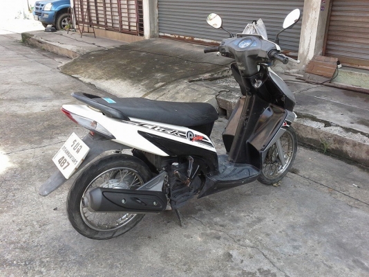 cick play ปี 50 สีขาว ดำ รถบ้าน สวย เครื่องเดิมๆ แน่นๆ โอนให้ฟรีๆ