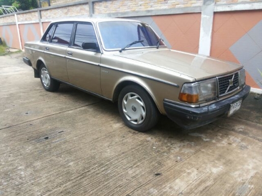 VOLVO 244 gl เครื่อง 1 เจ ออโต้ แก๊สพร้อม ขับดีมาก ( ขอราคานี้นะ))