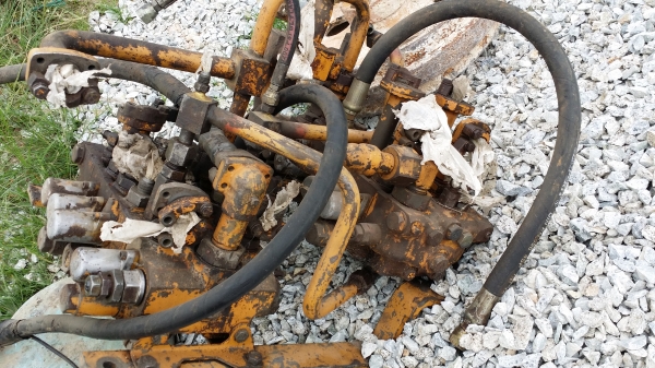 ขายเหมาอะใหล่ด่วน KOMATSU PC120-3  หลายรายการ ถูกฯฯฯ