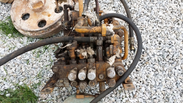 ขายเหมาอะใหล่ด่วน KOMATSU PC120-3  หลายรายการ ถูกฯฯฯ