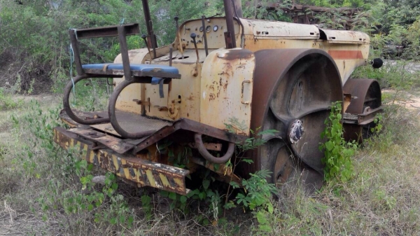 ต้องการขายรถบดSAKAI KD7610 ตรวจเช็คทำสีพร้อมใช้