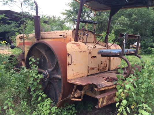 ต้องการขายรถบดSAKAI KD7610 ตรวจเช็คทำสีพร้อมใช้