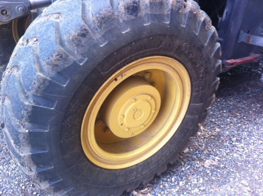 ขายรถตักจีน สภาพดีใช้งาน พันกว่าชัวโมง 938-2 ขายรถตักจีน สภาพดีใช้งาน พันกว่าชัวโมง 938-2