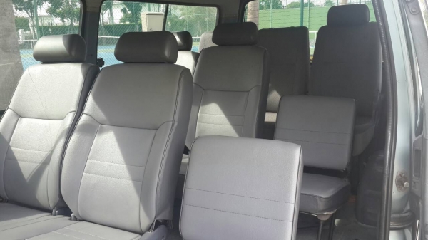 ขายรถตู้คอมมูเตอร์ ราคาโดนใจ ใช้งานได้ทันที