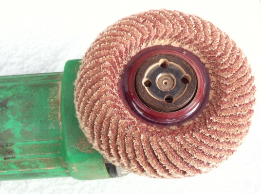 เครื่องเจียร์ HITACHI พกพาขนาด 4 นิ้ว เครื่องทำงานได้ดี มาพร้อมกับใบขัดกระดาษทรายแต่งละเอียด เครื่องเจียร์ HITACHI พกพาขนาด 4 นิ้ว เครื่องทำงานได้ดี มาพร้อมกับใบขัดกระดาษทรายแต่งละเอียด