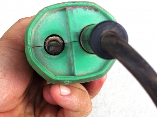 เครื่องเจียร์ HITACHI พกพาขนาด 4 นิ้ว เครื่องทำงานได้ดี มาพร้อมกับใบขัดกระดาษทรายแต่งละเอียด เครื่องเจียร์ HITACHI พกพาขนาด 4 นิ้ว เครื่องทำงานได้ดี มาพร้อมกับใบขัดกระดาษทรายแต่งละเอียด