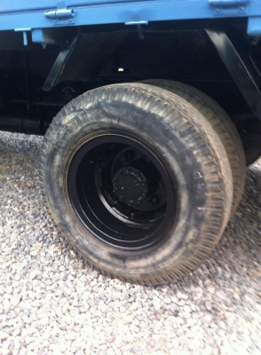 หกล้ออีซูซุ ซีต้า คัสซีสวยมากไม่มีตำหนิสวยจัดๆคัสซีใหญ่หัวถึงท้ายเหมาะกับงานบรรทุก เพลาFหน้า-หลัง หัวสวยไม่มีผุภายในสวยมาก เครื่องดีไม่มีไอ กระบะเปิดสามด้าน เอกสารทะเบียนพร้อมโอน