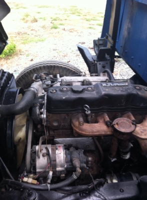 หกล้ออีซูซุ ซีต้า คัสซีสวยมากไม่มีตำหนิสวยจัดๆคัสซีใหญ่หัวถึงท้ายเหมาะกับงานบรรทุก เพลาFหน้า-หลัง หัวสวยไม่มีผุภายในสวยมาก เครื่องดีไม่มีไอ กระบะเปิดสามด้าน เอกสารทะเบียนพร้อมโอน