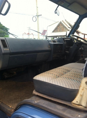 หกล้ออีซูซุ ซีต้า คัสซีสวยมากไม่มีตำหนิสวยจัดๆคัสซีใหญ่หัวถึงท้ายเหมาะกับงานบรรทุก เพลาFหน้า-หลัง หัวสวยไม่มีผุภายในสวยมาก เครื่องดีไม่มีไอ กระบะเปิดสามด้าน เอกสารทะเบียนพร้อมโอน