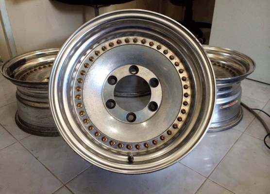 ขายล้อตัน 2 ชิ้นแท้ 15x8 ออฟ-13 6/139.7 ลึกๆ หล่อๆ