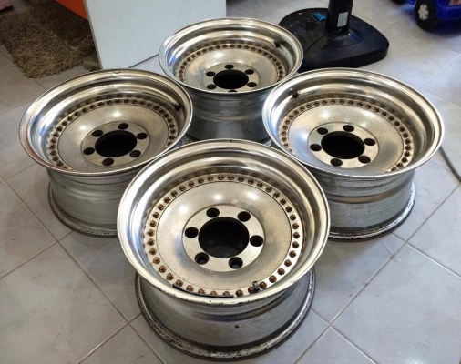 ขายล้อตัน 2 ชิ้นแท้ 15x8 ออฟ-13 6/139.7 ลึกๆ หล่อๆ