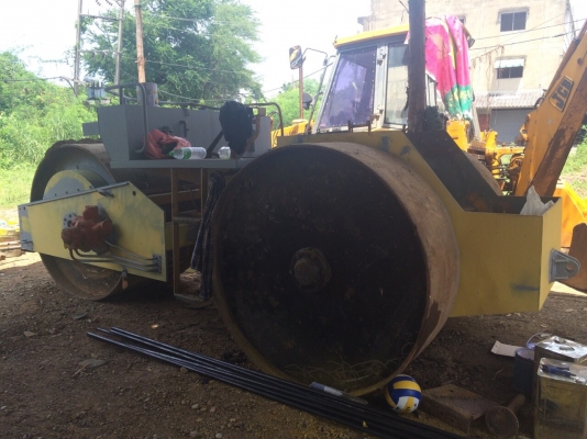 ต้องการขายรถบดSAKAI R2 ตรวจเช็คทำสีพร้อมใช้ เล่มทะเบียน