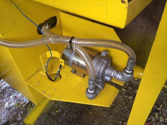 ต้องการขายรถบดSAKAI R2 ตรวจเช็คทำสีพร้อมใช้ เล่มทะเบียน