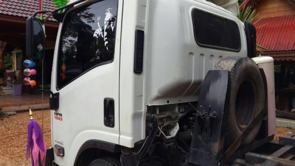 รถอีซูซุ 6 ล้อดั้ม NPR 150 แรงม้า. ปี 53 ( รถวิ่ง 93,xxx กม. ) สนใจติดต่อ 081 - 6079515 รถอีซูซุ 6 ล้อดั้ม NPR 150 แรงม้า. ปี 53 ( รถวิ่ง 93,xxx กม. ) สนใจติดต่อ 081 - 6079515