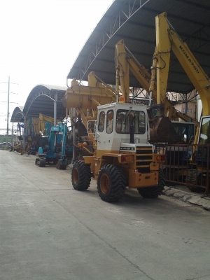 ต้องการขายรถตักล้อยางยี่ห้อ komatsu-507รถนอกนำเข้าจากญี่ปุ่น