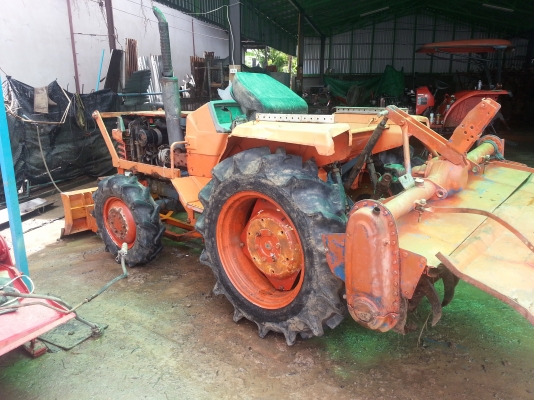 คูโบต้าL1-24 4 WD พวงมาลัยเพาเวอร์ ใบมีด โรตารี่