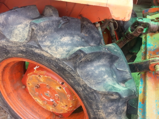 คูโบต้าL1-24 4 WD พวงมาลัยเพาเวอร์ ใบมีด โรตารี่