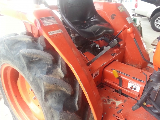 คูโบต้าL2808 4 WD พร้อมผาน 5 ตราช้าง