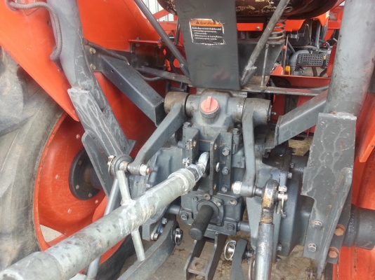 คูโบต้าL2808 4 WD พร้อมผาน 5 ตราช้าง