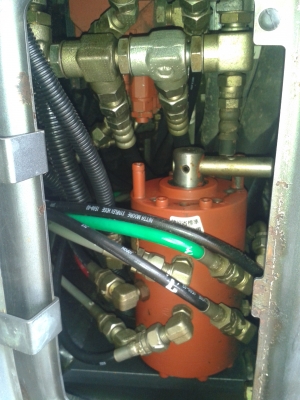 ต้องการขายรถแบคโฮยี่ห้อ  kobelco-sk35sr-2e รถนอกนำเข้าจากญี่ปุ่น