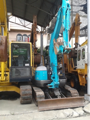 ต้องการขายรถแบคโฮยี่ห้อ  kobelco-sk35sr-2e รถนอกนำเข้าจากญี่ปุ่น