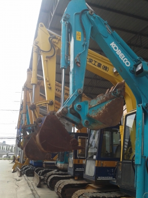 ต้องการขายรถแบคโฮยี่ห้อ  kobelco-sk35sr-2e รถนอกนำเข้าจากญี่ปุ่น