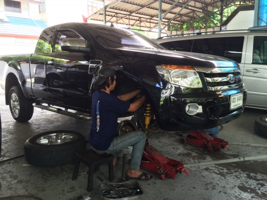 รับแก้ปัญหาช่วงล่าง รถกระบะ Ford by Shock Profender