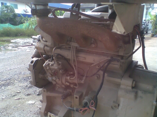 เครื่อง JOHN DEERE มีปั้มไฮโดรริกซ์ท้ายเครื่องด้วย