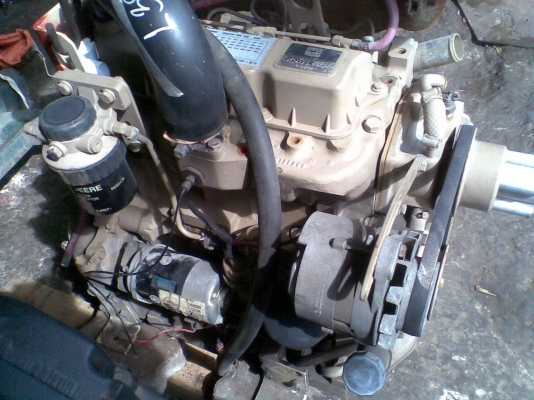 เครื่อง JOHN DEERE มีปั้มไฮโดรริกซ์ท้ายเครื่องด้วย