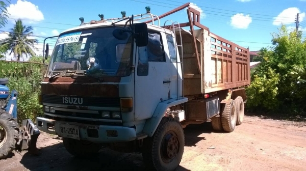 ขาย 10 ล้อดั้ม 2 เพลา ISUZU FXZ23NFY 240 แรงม้า คัสซีสวย เกียร์ Eston ทะเบียนพร้อมโอน ราคาต่อรองได้ครับ