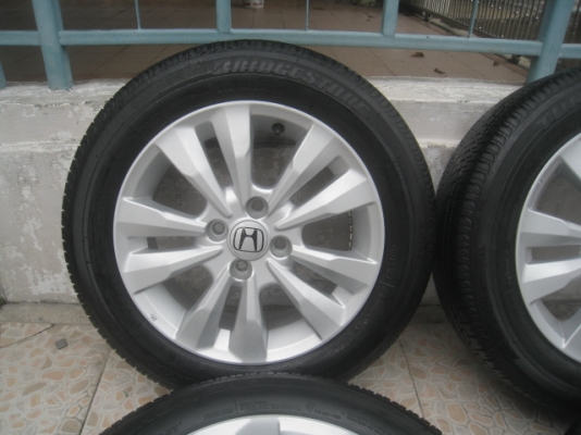 ขายล้อแม็กมือสอง honda city 15" พร้อมยางปี13 สนใจติดต่อเล็กคลองสามครับ 081-3747940