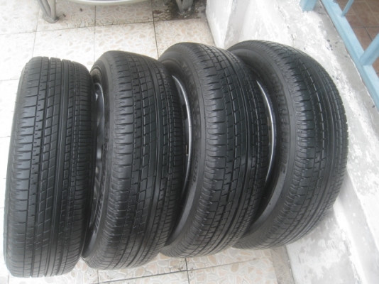 ขายล้อแม็กมือสอง honda city 15" พร้อมยางปี13 สนใจติดต่อเล็กคลองสามครับ 081-3747940