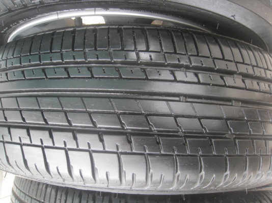 ขายล้อแม็กมือสอง honda city 15" พร้อมยางปี13 สนใจติดต่อเล็กคลองสามครับ 081-3747940