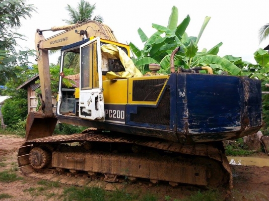 ขายรถแบคโค KOMATSU PC200-3 เครื่องเดิม ปั๊มเดิม คอนโทรลสั้น เอวแน่น ทำงานเร็ว บูมอาวสวย ปั้นแรง เอกสารใบซื้อขาย ราคา420,000 สนใจโทร 090-8588220คุณนะ ID:narong498 หรือ www.truck.in.th/498