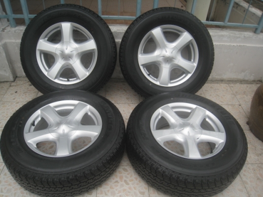 ขายล้อแม็กป้ายแดง Isuzu D-max 17" พร้อมยางปี14 สนใจติดต่อเล็กคลองสามครับ 081-3747940