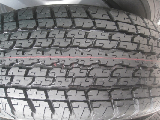 ขายล้อแม็กป้ายแดง Isuzu D-max 17" พร้อมยางปี14 สนใจติดต่อเล็กคลองสามครับ 081-3747940