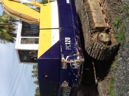 ขายด่วนแมคโครkomatsu pc100-3สภาพสวยๆราคา470000฿เอกสารอินวอย